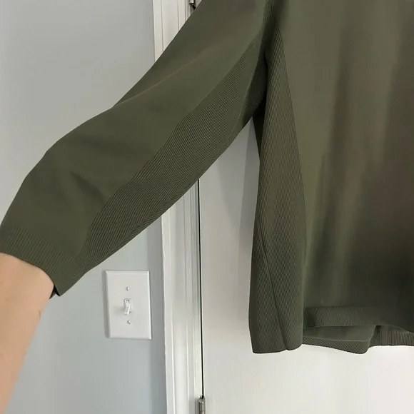 lululemon athletica Forest Green Men's Polo - Picture 4 of 5